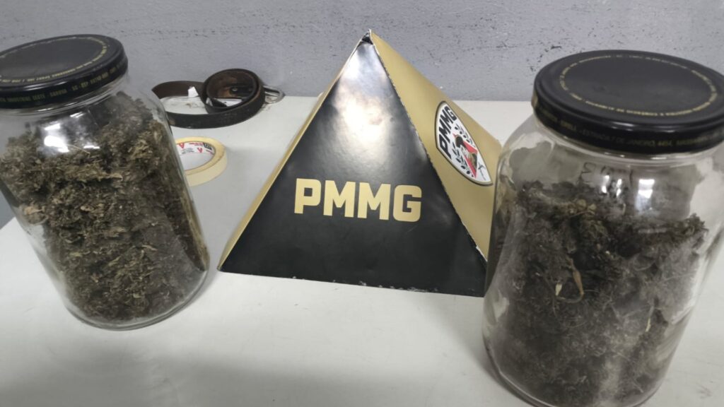 Droga apreendida na casa do suspeito PM/Divulgação