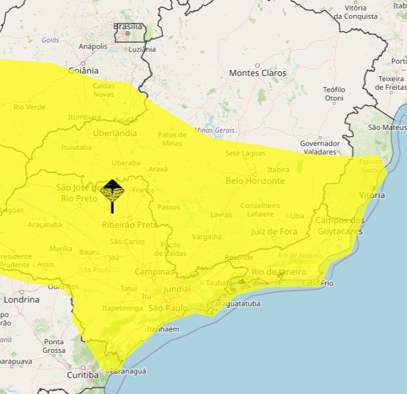 hora ou de até 50 mm por dia, além de ventos intensos e queda de granizo. Há ain