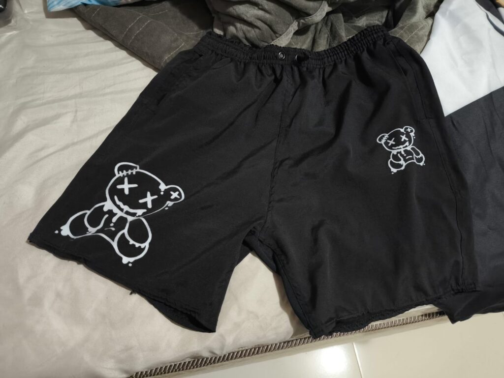 Uma das roupas usadas pelo aliciador para atrair as crianças Polícia Civil/Divulgação