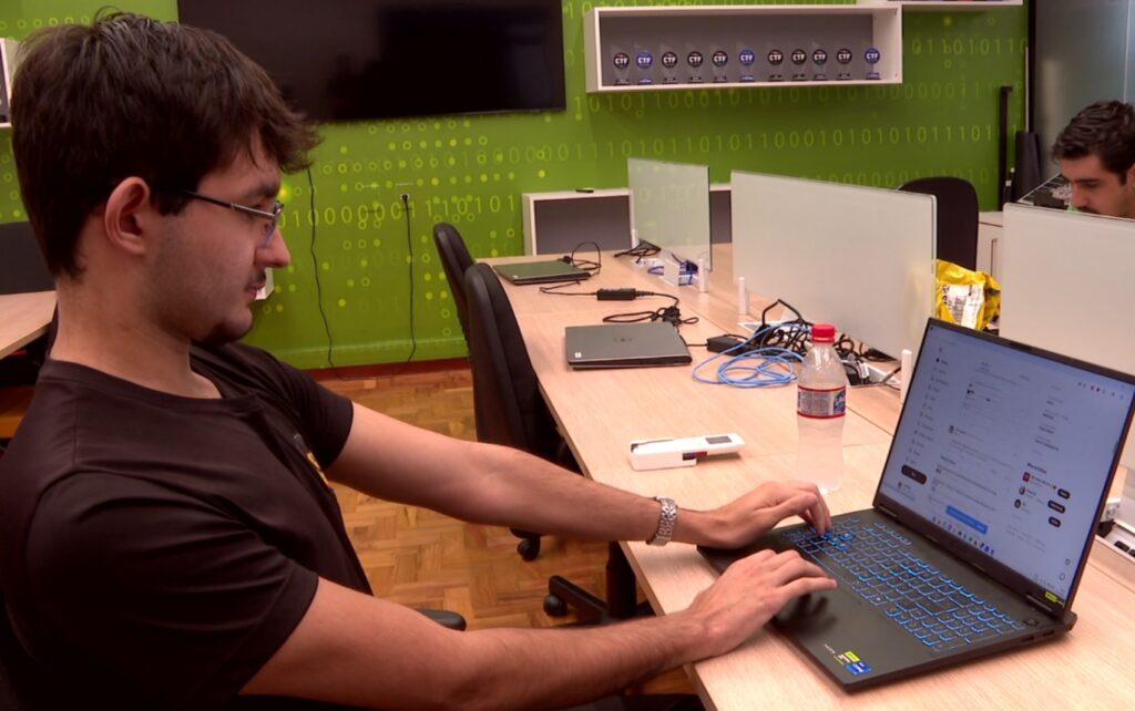análises técnicas e já foi corrigido. Pelo trabalho, o aluno recebeu uma recompe