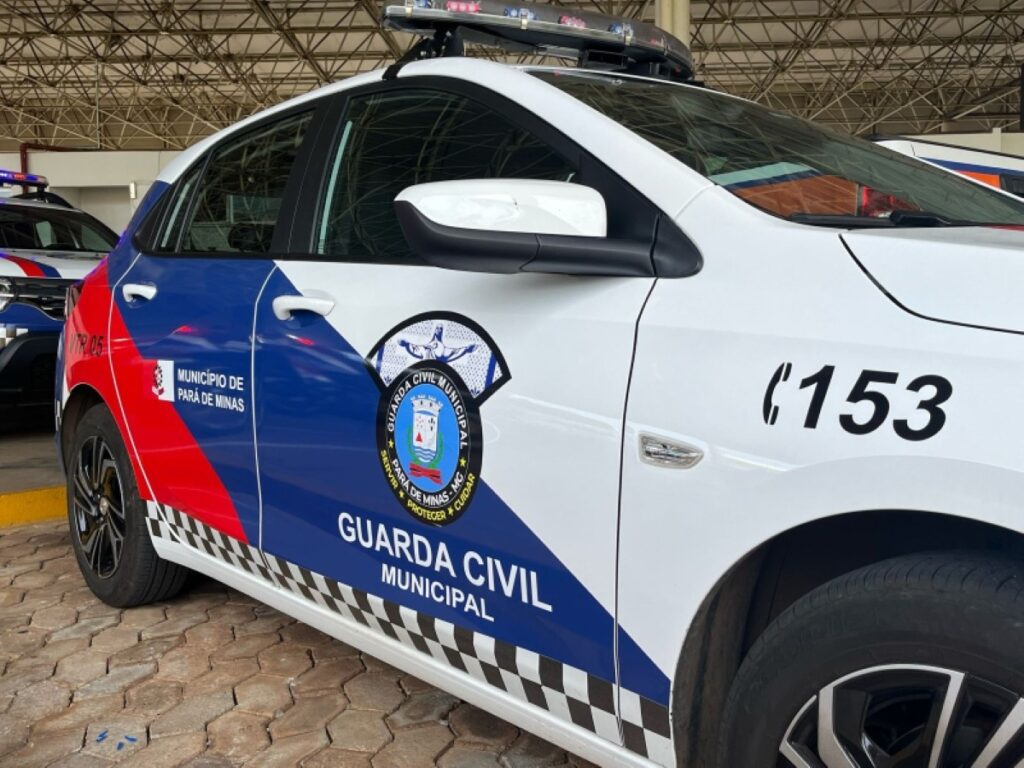 tamento preocupante dentro de casa, com a exposição frequente de suas partes ínt