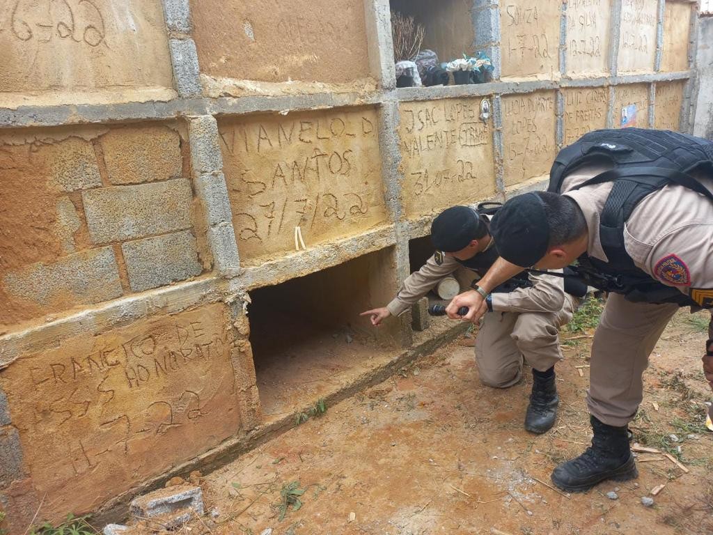 Mulher é encontrada em túmulo em Visconde do Rio Branco Polícia Militar/Divulgação