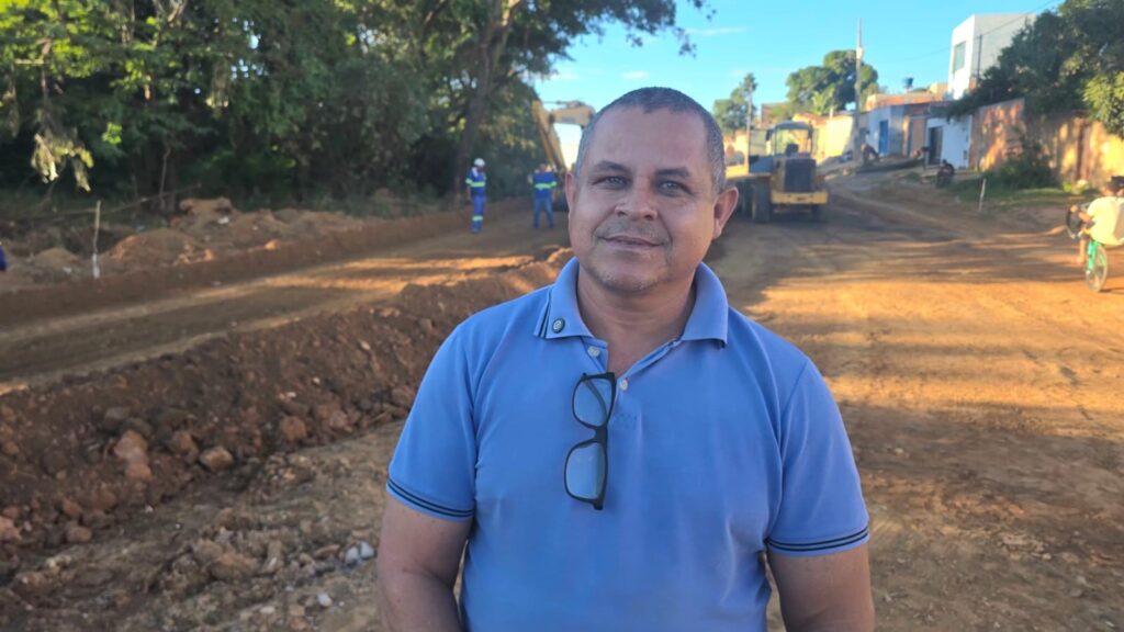 tivo do Bairro Novo Delfino, que contempla três componentes: o estádio com sua e