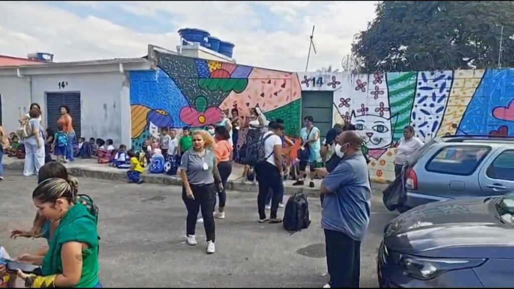alunos serem retirados de salas de aula às pressas em BH CBMMG/Divulgação