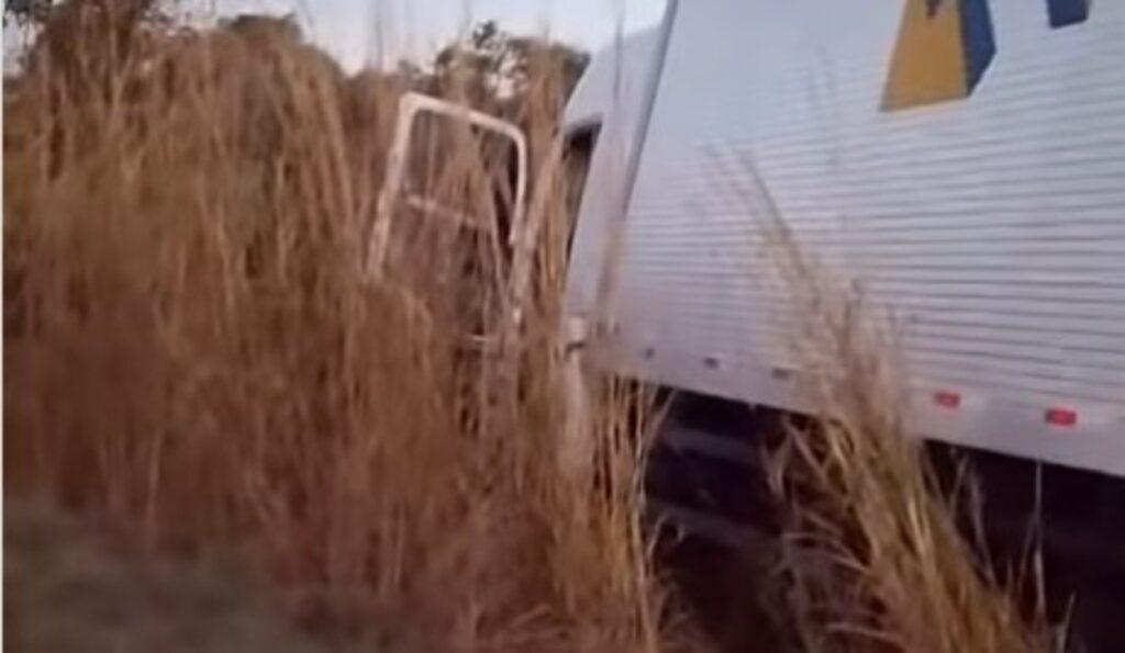 Assalto a caminhoneiro na Br-251 em Montes Claros durante descanso