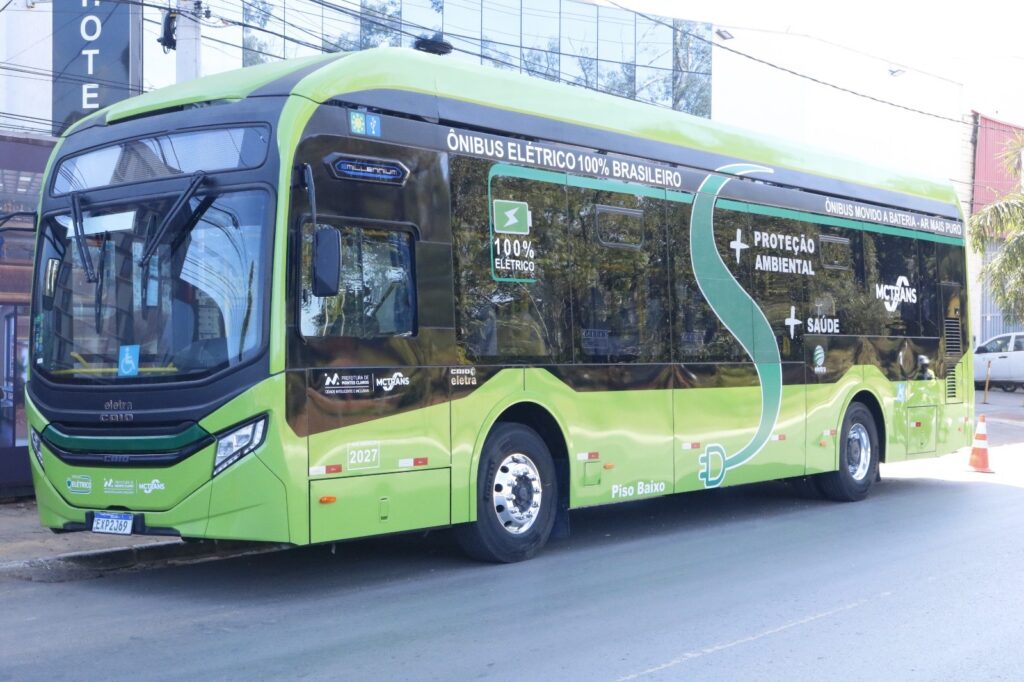 Eletrificação impulsiona transporte público em Montes Claros com meta de frota 50% elétrica até 2026