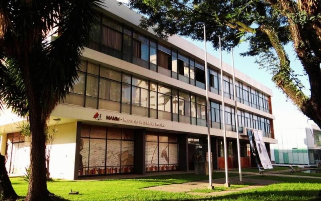 estudantes do Instituto de Artes e Design (IAD), não funcionam nesta sexta-feira