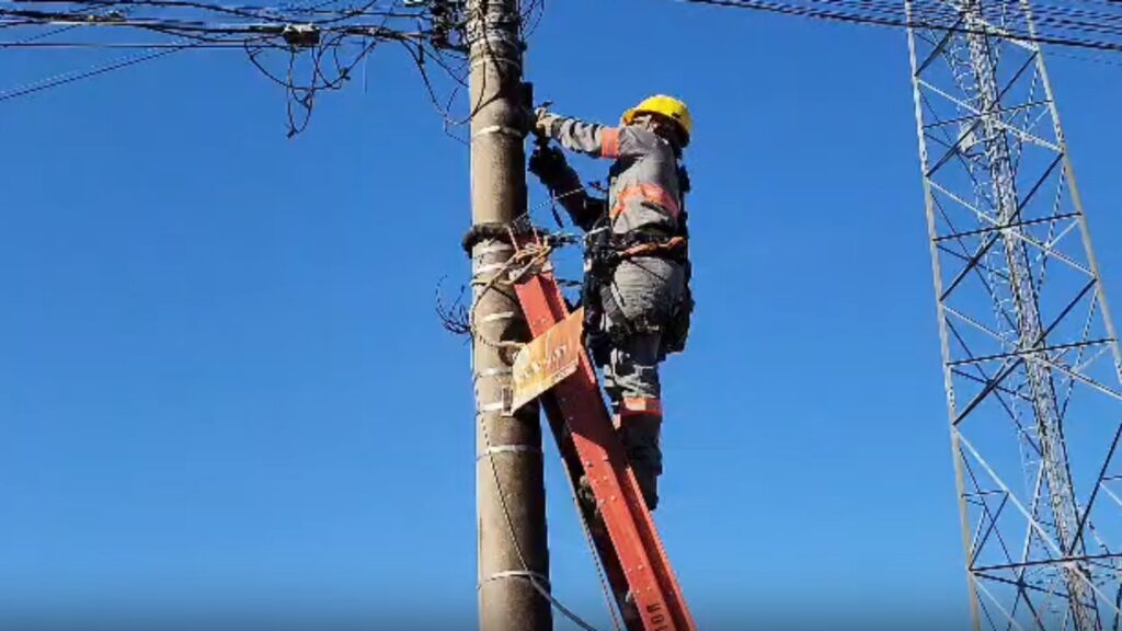 As câmeras estavam instaladas sem autorização em postes de energia e outros espaços públicos PM/Divulgação