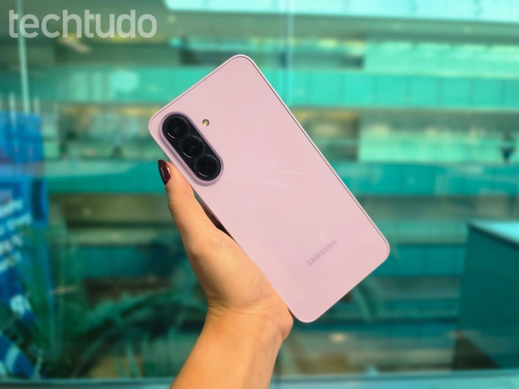 Celulares Samsung seguem com descontos na Amazon depois do Prime Day, com opções intermediárias e topo de linha — Foto: Julia Rabaça/TechTudo