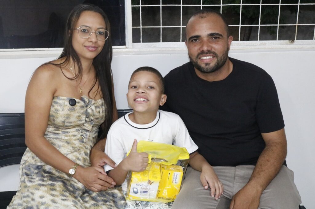 meio da Secretaria Municipal de Saúde, iniciou a distribuição gratuita dos prime