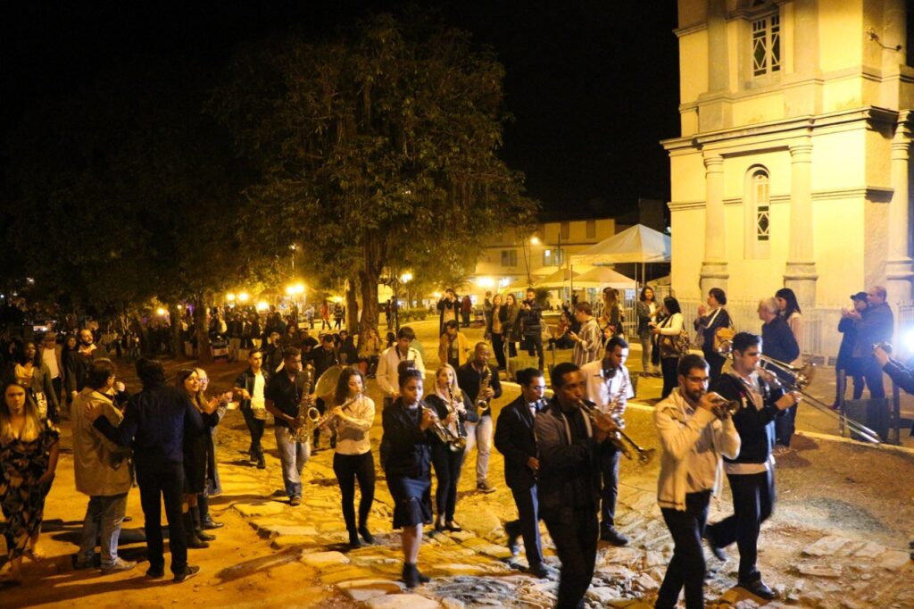 Piacatuba celebra 21 anos de tradição com festival de viola, cultura e gastronomia mineira