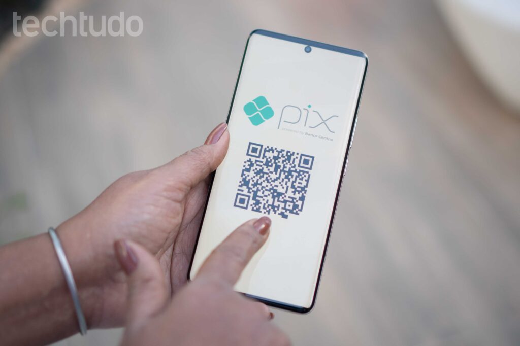 Pagamentos PIX por QR Code: como garantir a segurança e se proteger de golpes