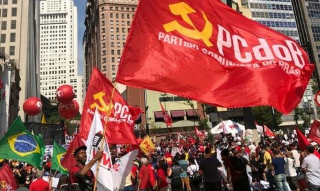 Pcdob formaliza aliança com Lula para a disputa presidencial