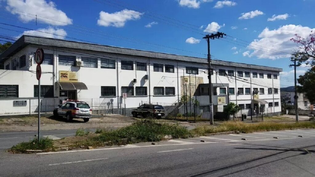 Suspeito de golpe do falso PIX é detido após usar motoboy para retirar joias em Divinópolis
