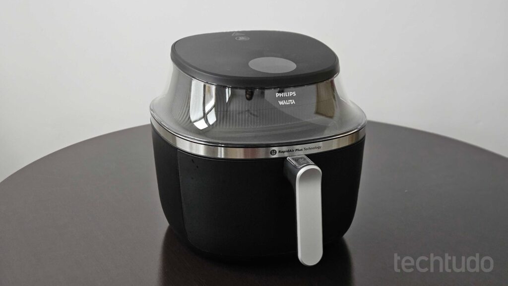 Air fryer Philips Walita NA341, eleita a melhor do ano, entra em promoção