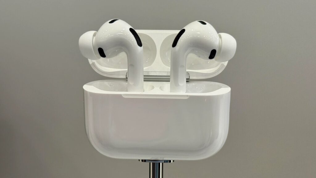 Airpods com câmeras integradas podem ser a próxima aposta da Apple para inteligência artificial