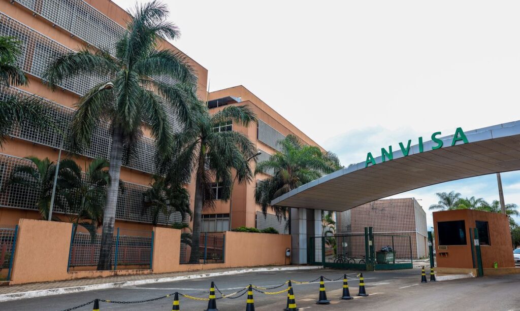 Anvisa proíbe venda de produtos irregulares de emagrecimento e alerta sobre falsificações