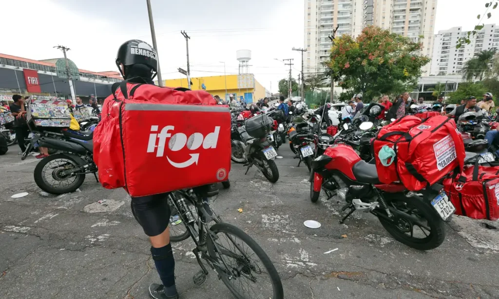 Anvisa revoga proibições e permite venda de medicamentos em plataformas de delivery