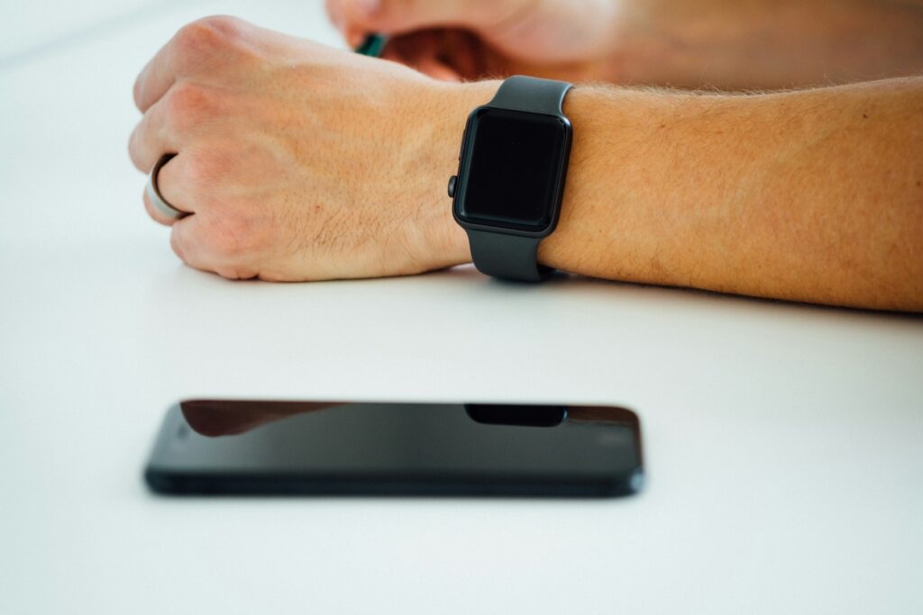 Guia completo ensina o passo a passo para parear qualquer smartwatch ao seu celular