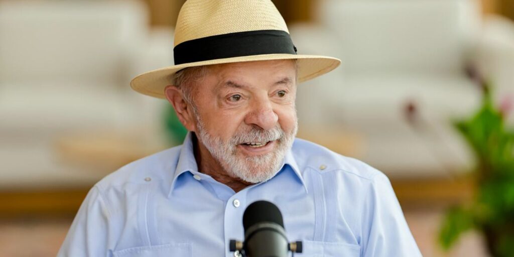 Lula (80) e Alckmin lideram chapa do PT priorizando pautas sociais na reeleição