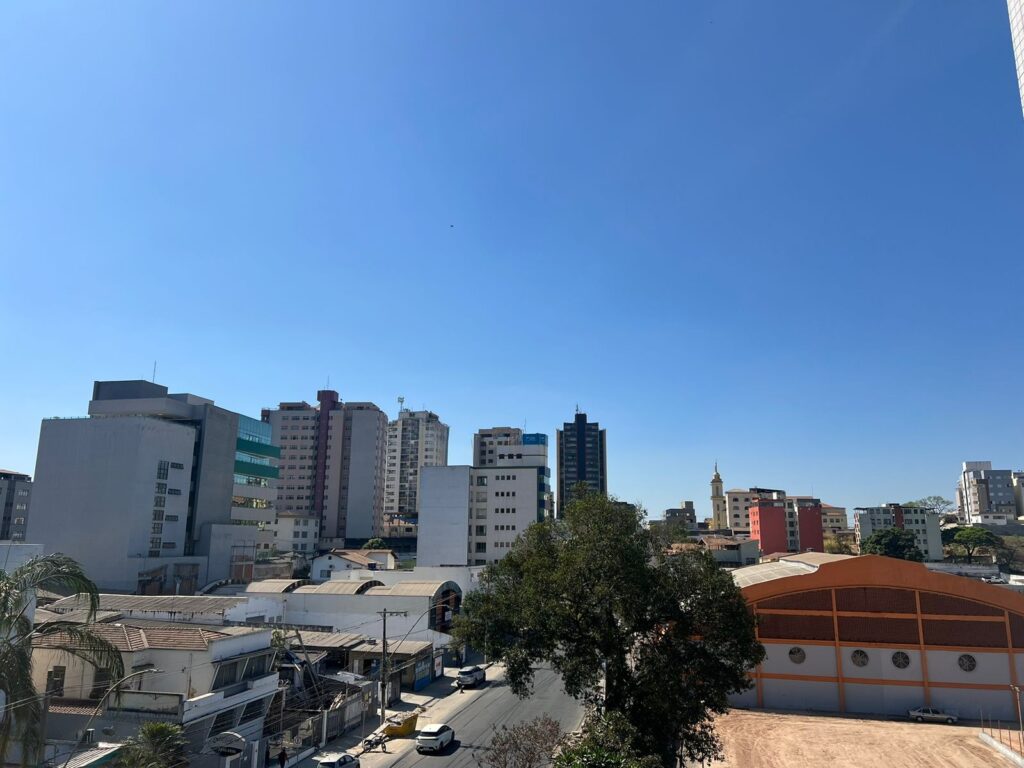 Onda de calor e tempo seco predominam em Divinópolis e no Centro-oeste mineiro
