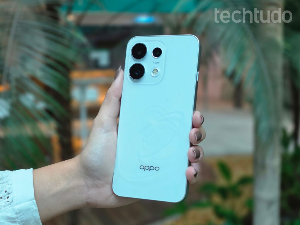 OPPO Reno16 F chega ao mercado brasileiro com foco em resistência e fotografia
