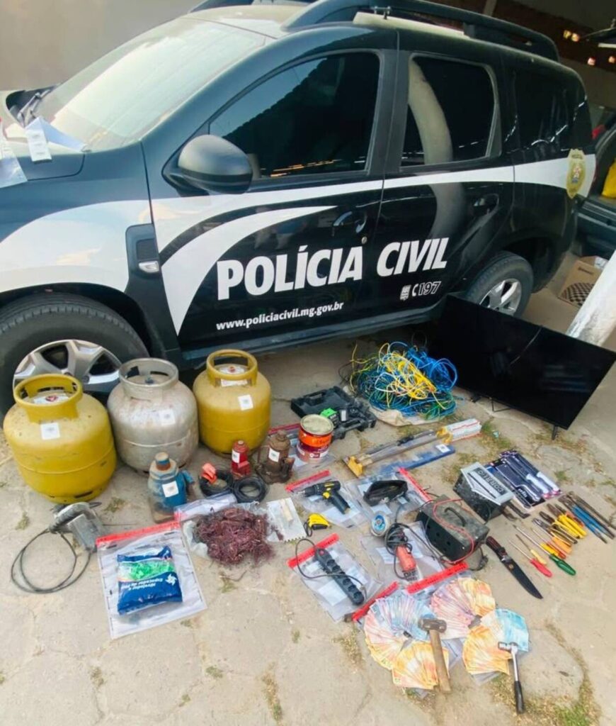 Polícia Civil recupera itens furtados de obra em São Francisco