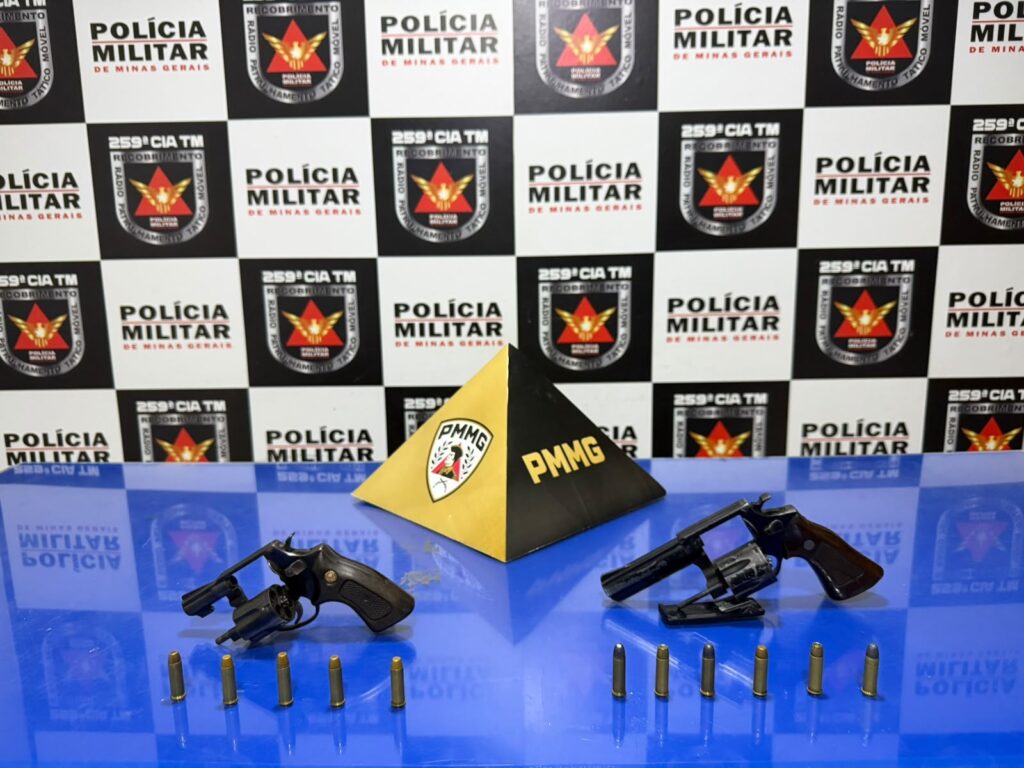 Porte ilegal de arma leva à prisão de dupla com revólveres na orla de Pirapora