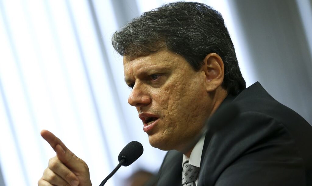 Republicanos oficializa Tarcísio de Freitas para a reeleição em São Paulo