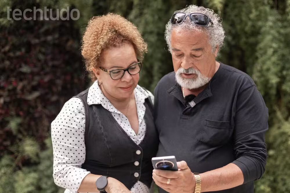 Segurança digital para idosos: como blindar o celular contra golpes e fraudes