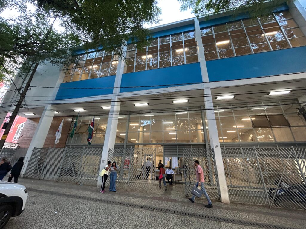 Suspeito de homicídio é detido ao comparecer para audiência no Fórum de Juiz de Fora