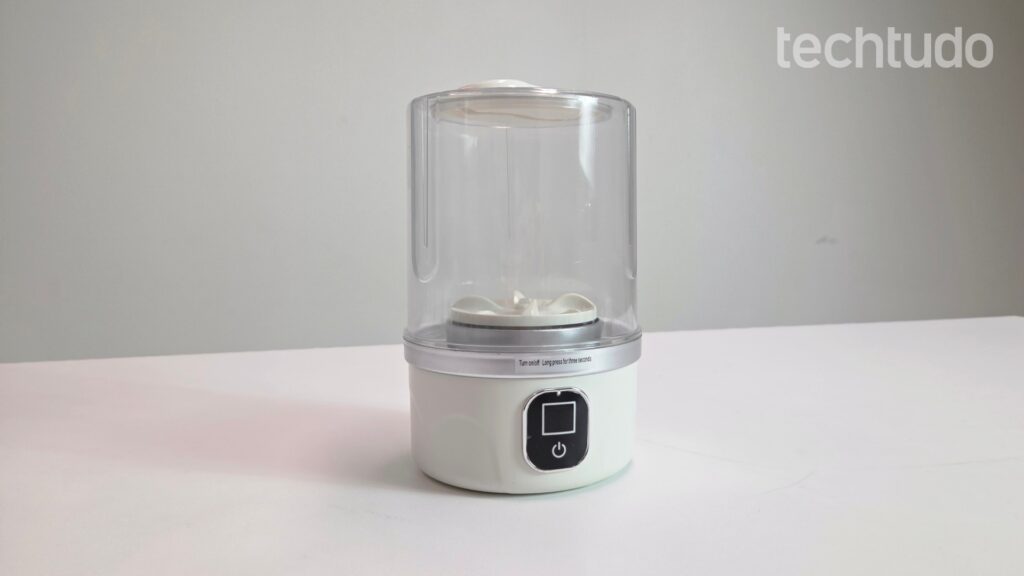 Vale a pena comprar a mini máquina de lavar de R$ 65? Testamos o produto e revelamos o resultado
