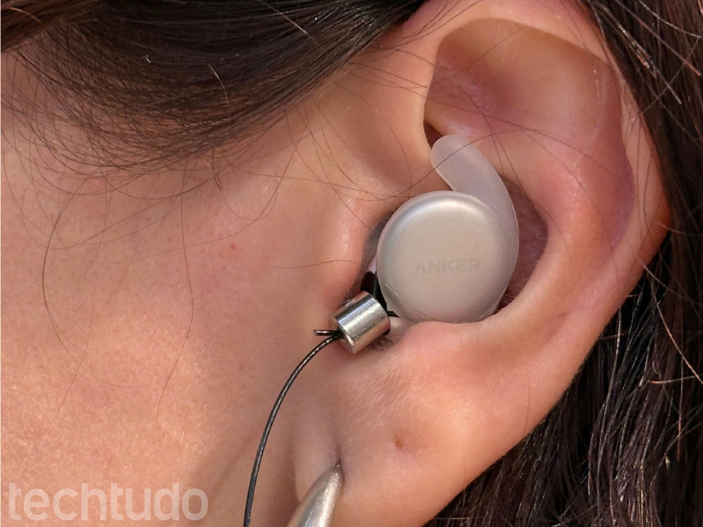 Anker lança Sleep Earbuds 4 Pro com monitoramento de sono e tela no estojo