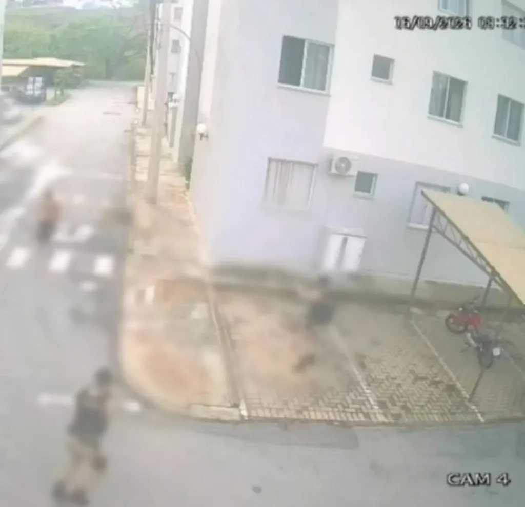 Confronto em Pará de Minas: jovem que agrediu família é baleado ao atacar Pms