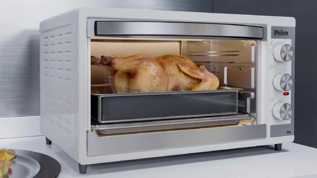 Forno elétrico Philco de 50 litros tem preço derrubado na Amazon em evento promocional