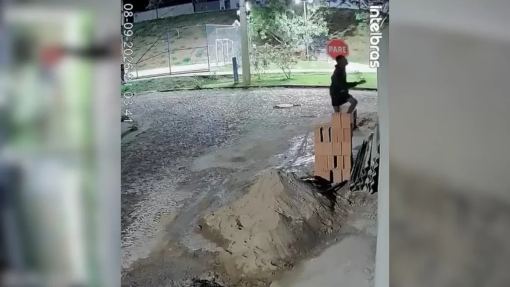 Homem furta serra em obra de Itaúna e é forçado a devolver o item após abordagem