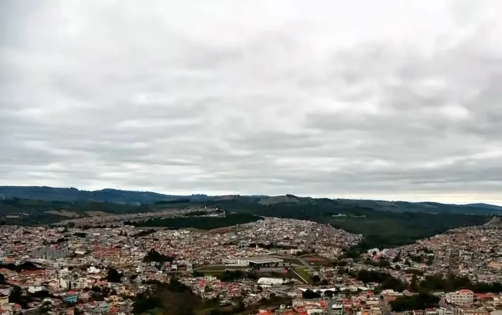Mau tempo e alerta de ventania forçam cancelamento de desfiles da Independência no Sul de Minas