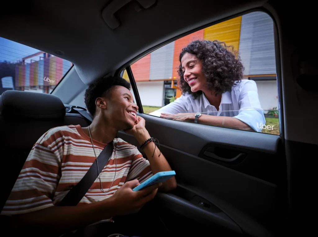 Uber libera monitoramento por vídeo em tempo real para viagens de adolescentes