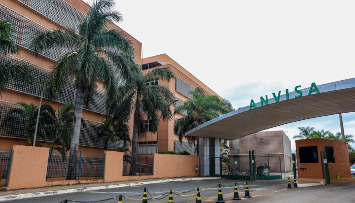 Anvisa proíbe venda de produtos irregulares de emagrecimento e alerta sobre falsificações