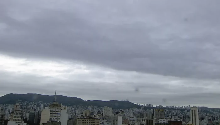 Belo Horizonte registra queda acentuada de temperatura e alerta para chuvas neste domingo
