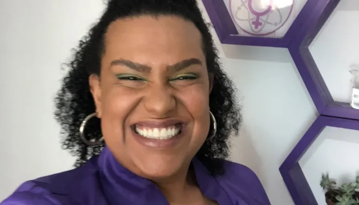 Bióloga mineira descomplica ciência e cativa público com curiosidades do dia a dia nas redes sociais
