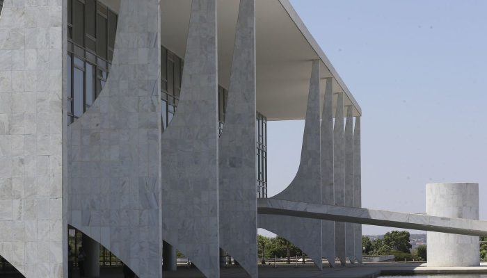 Eleições 2026: compreenda as atribuições do presidente, vice, governador e vice-governador