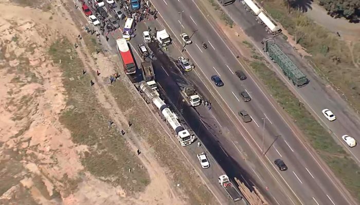 Engavetamento na Br-381 em Betim causa longo congestionamento e interdição