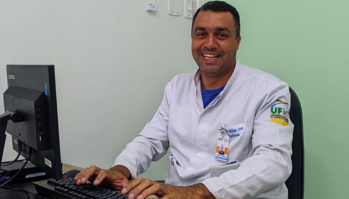 Ex-detento que cursou medicina a 2 mil km de casa inicia internato perto da família e celebra recomeço