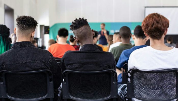 Feira de intercâmbio em São Paulo oferece bolsas esportivas para jovens estudantes