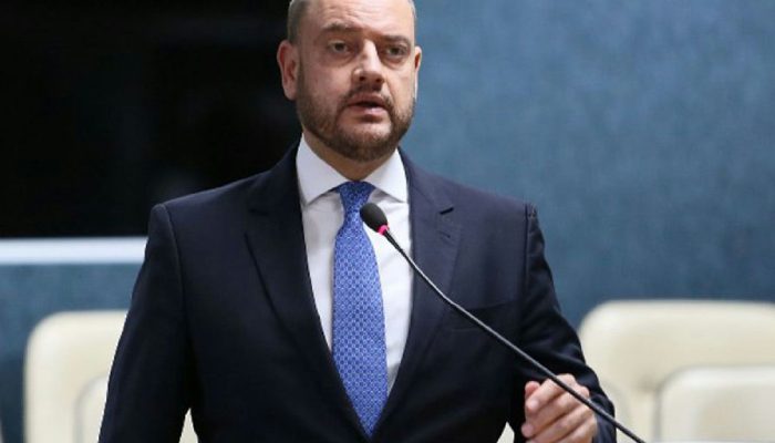 Governo do Rio corta 6,1 mil cargos comissionados e projeta economia de R$ 221 milhões