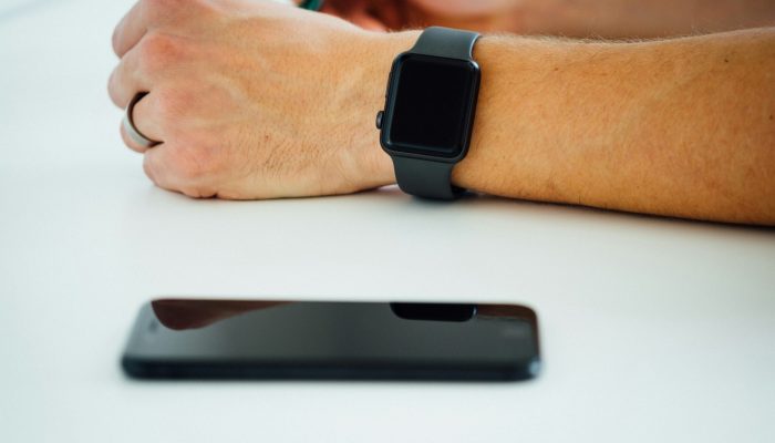 Guia completo ensina o passo a passo para parear qualquer smartwatch ao seu celular