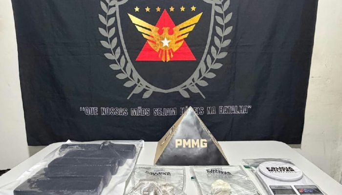 Homem é preso em Mantena com drogas ocultas em máquina de lavar após denúncia à PM