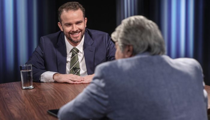 “deferência” e respeito mútuo. A reunião, com 3 horas de duração, teve como prin