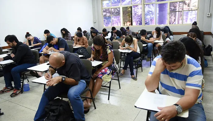 tunidade de obter a certificação do ensino fundamental ou ensino médio. Notícias